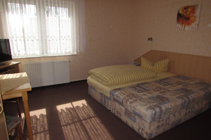 Room 18 of 65