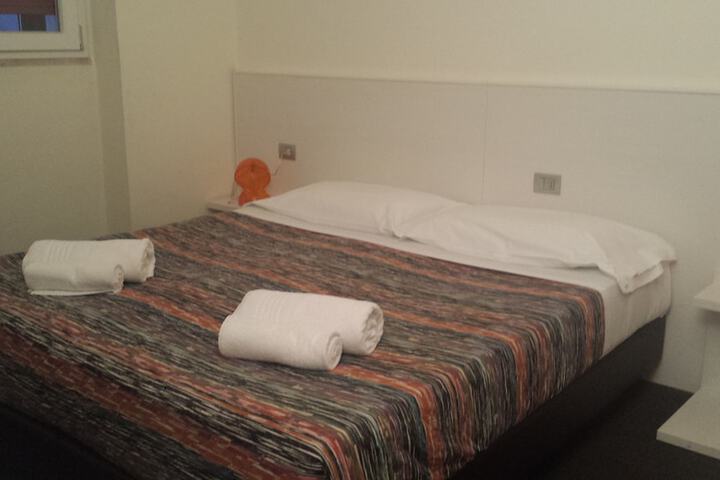 Room 5 of 26