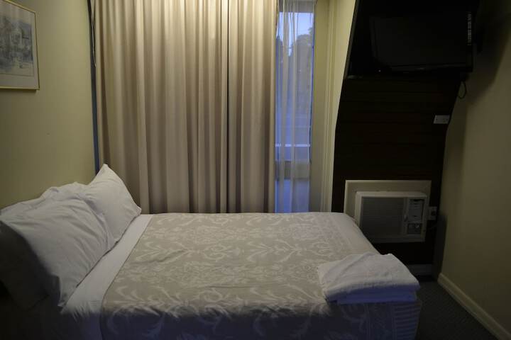 Room 8 of 44