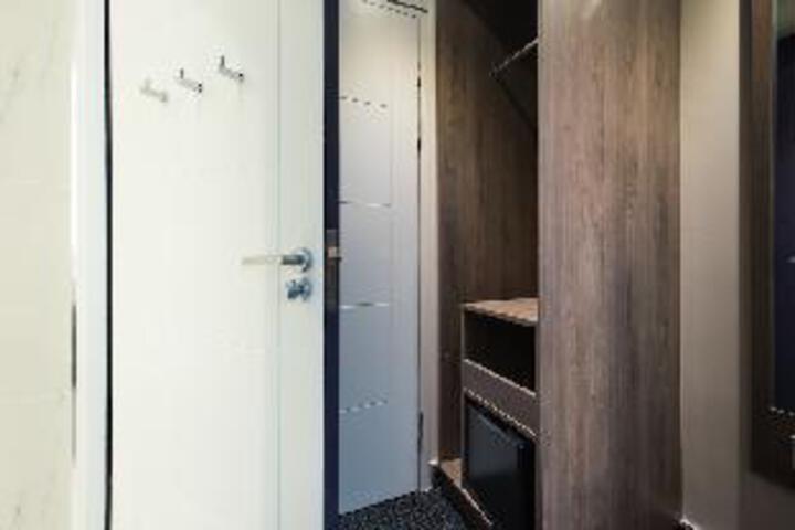 General 4 of 23