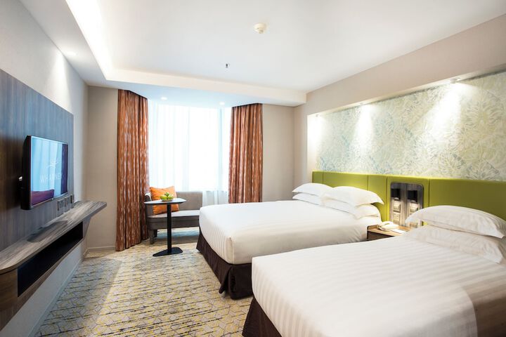 Room 43 of 103