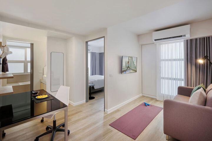 Room 8 of 37