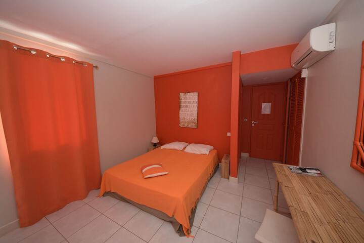Room 18 of 93