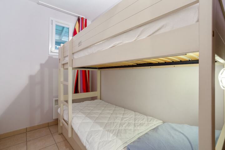 Room 20 of 127