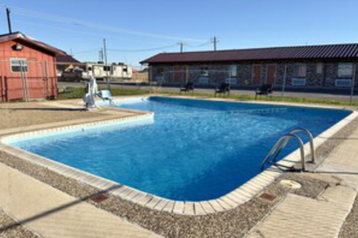 Pool 61 of 99
