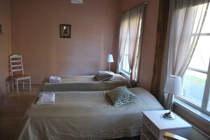 Room 5 of 46