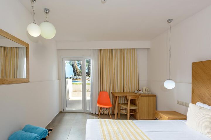 Room 12 of 73