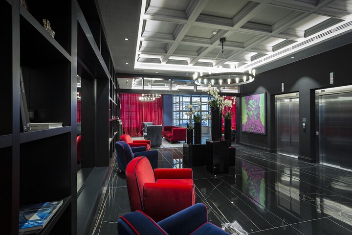 Lounge 55 of 67