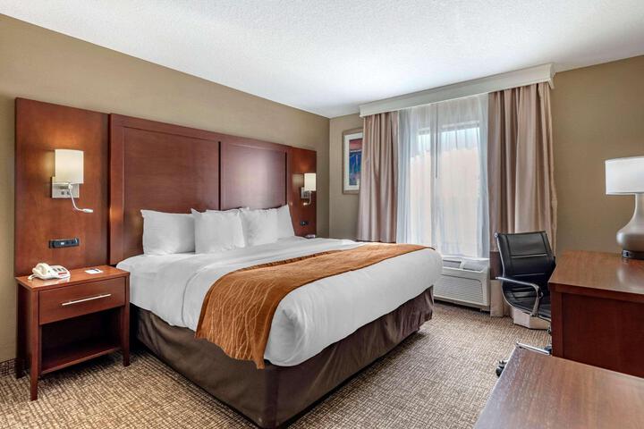 1 King Bed (9 of 9)