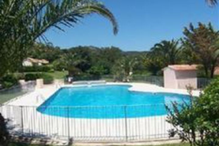 Pool 10 of 11