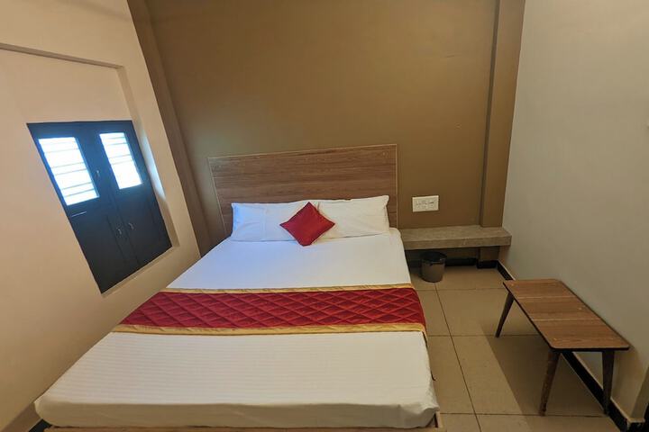 Room 5 of 25