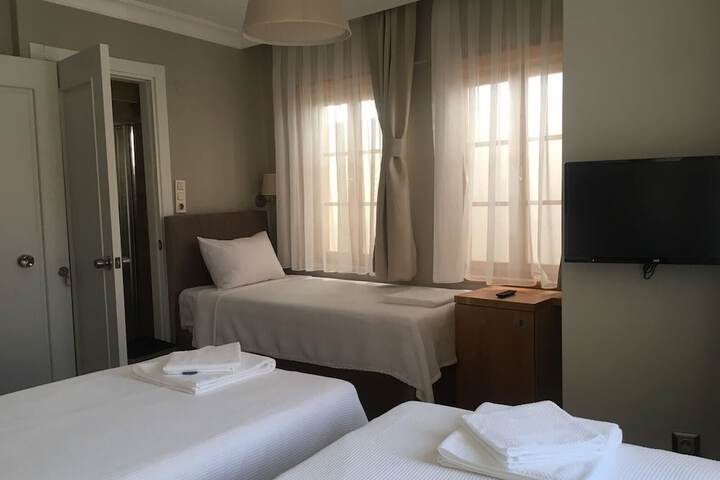Room 22 of 50