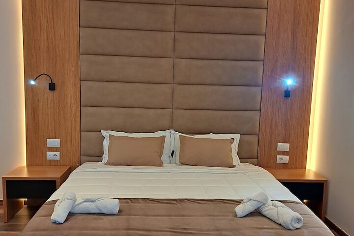 Room 12 of 117