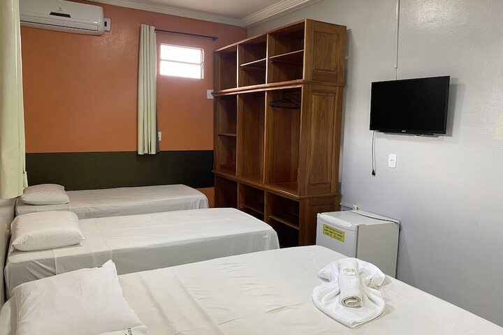 Room 8 of 10