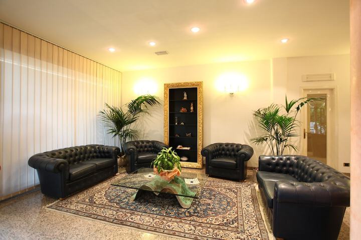 Guest Lobby