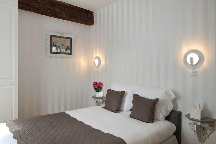 Room 17 of 48