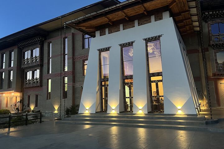 Hotel Exterior 40 of 45