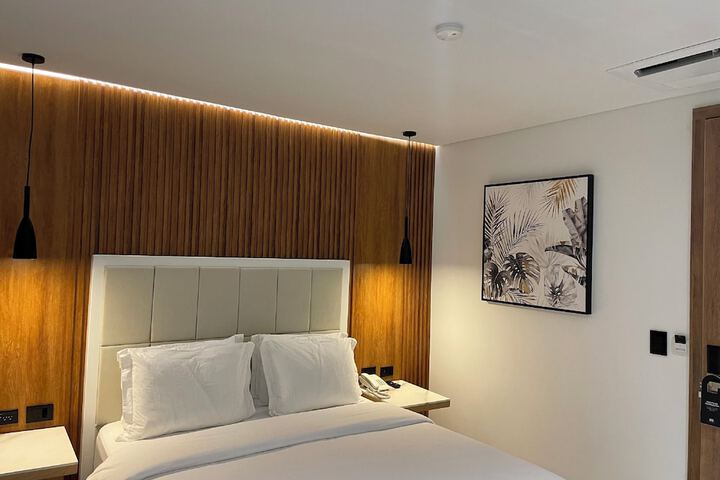 Room 3 of 27