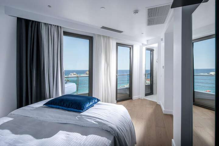 Room 12 of 35