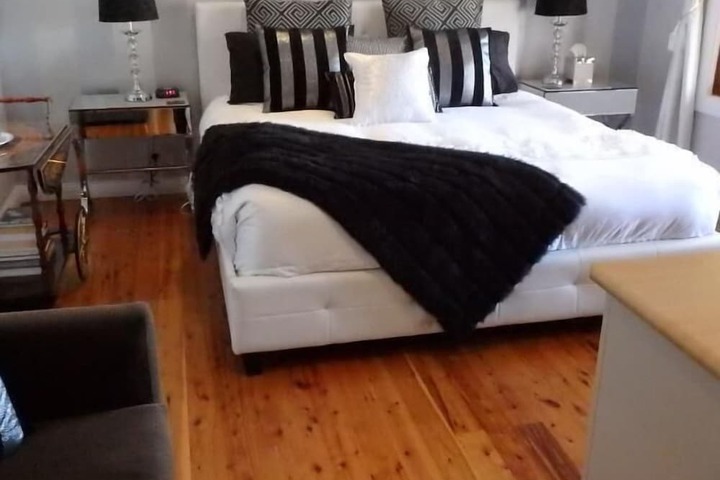 Room 8 of 36
