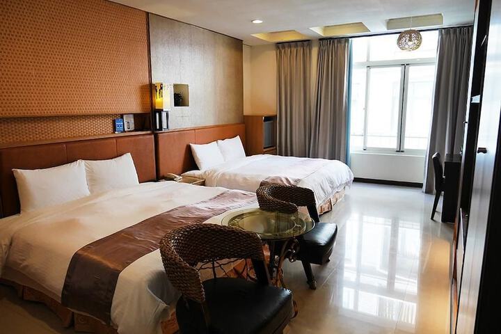Room 10 of 31