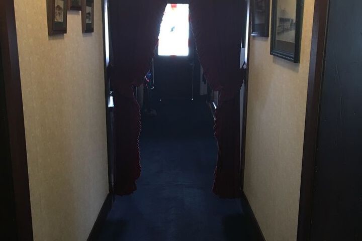 Ballroom/Hall 8 of 10