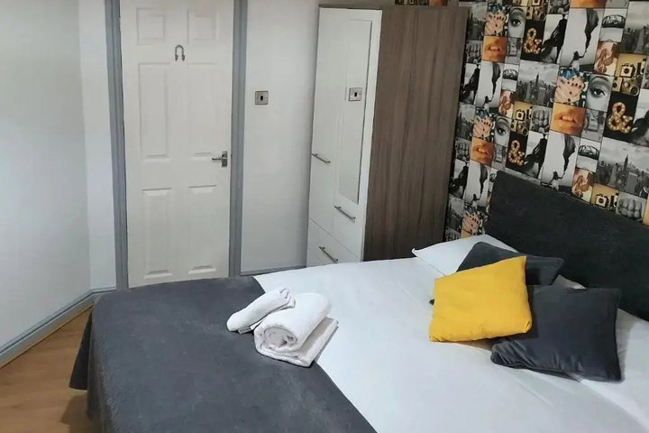 Room 3 of 11