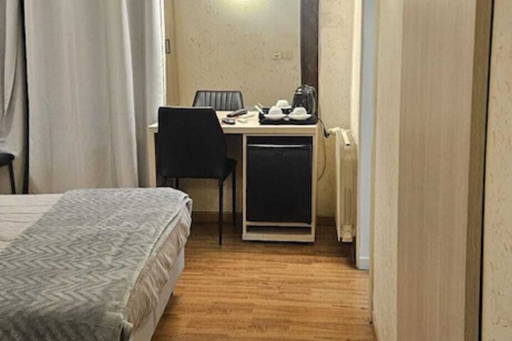 Room 106 of 127