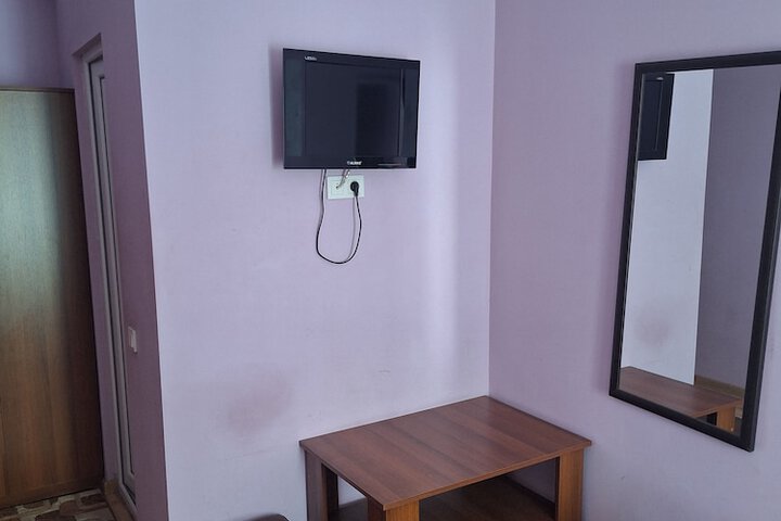 Room 5 of 15