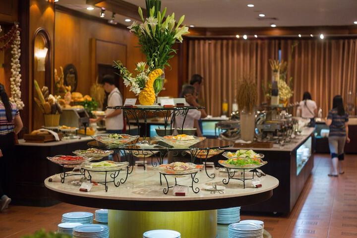 Dining 54 of 71