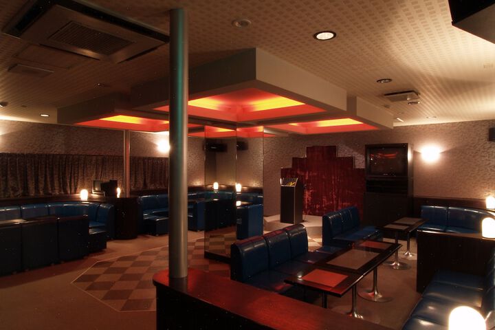 Room 6 of 11