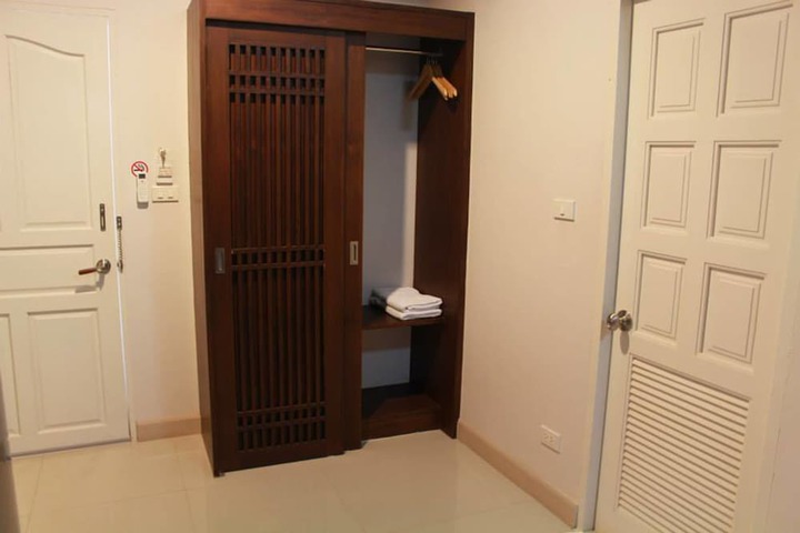 Room 14 of 32