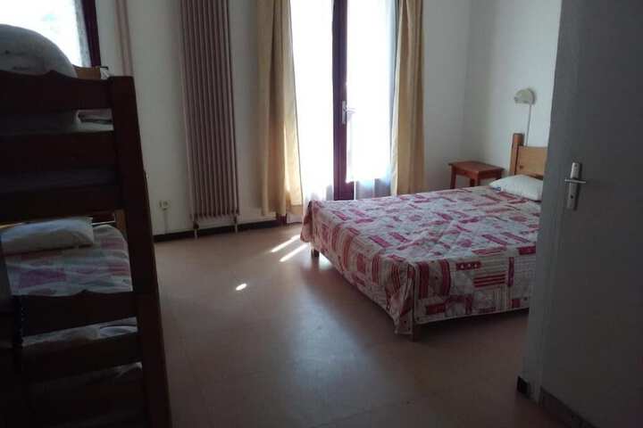 Room 12 of 50