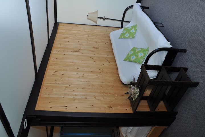 Room 17 of 57