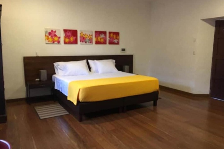 Room 9 of 53