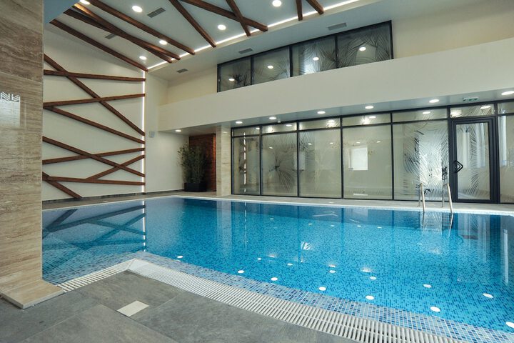 Pool 13 of 30