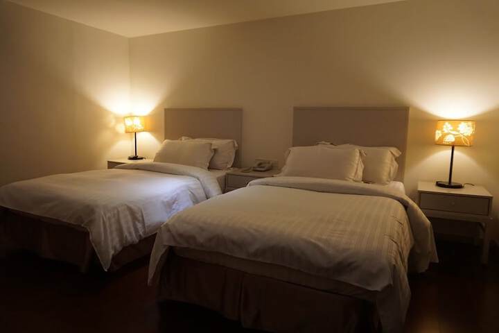 Room 16 of 40