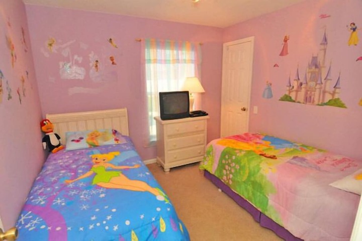 Room 5 of 25