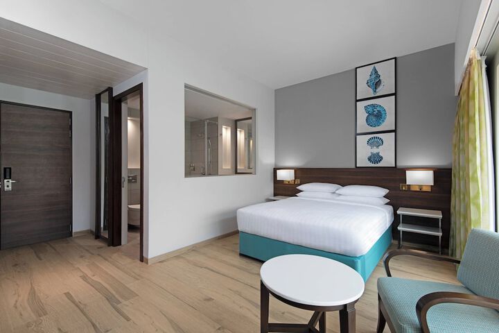 Room 10 of 130