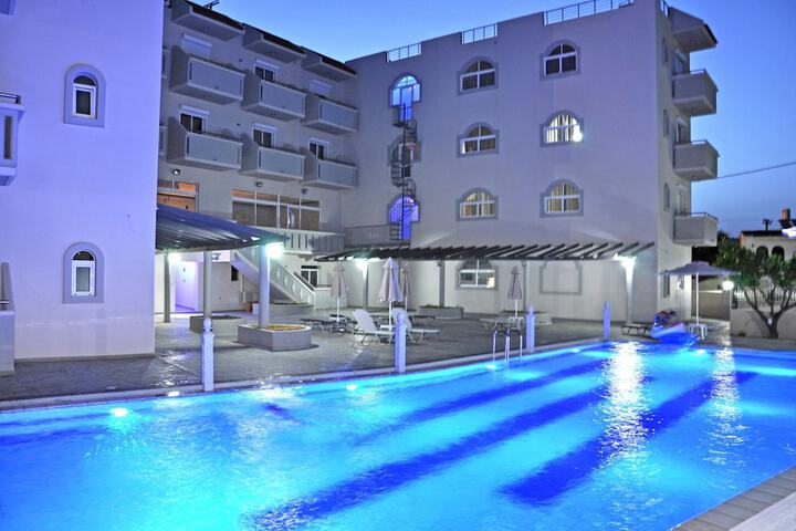Hotel with Pool
