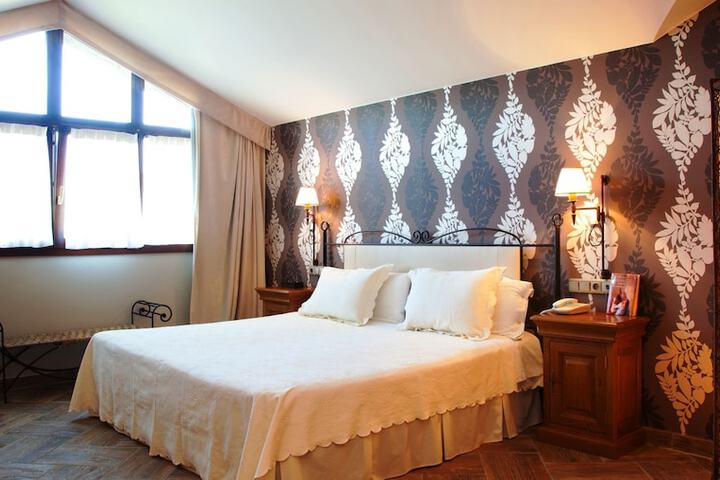 Room 8 of 19