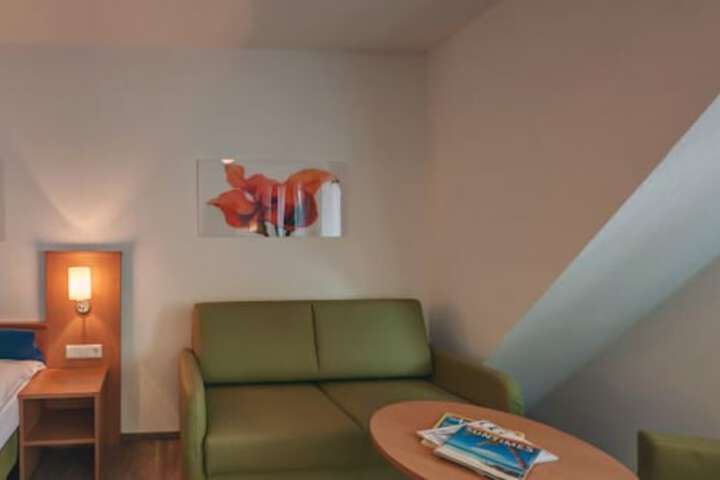 Room 10 of 21
