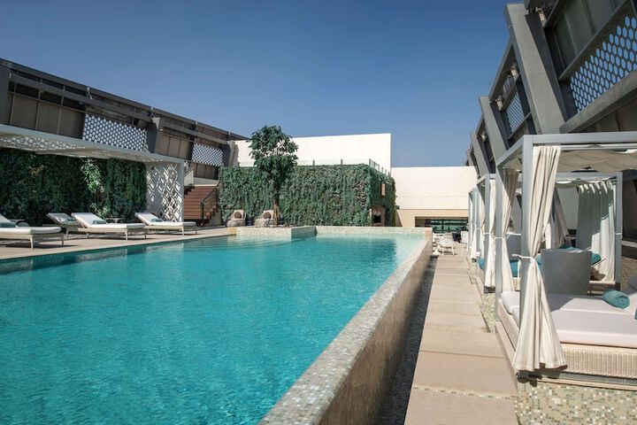Pool 50 of 79