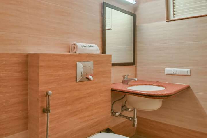 Room 33 of 48