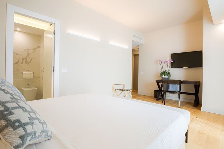 Room 16 of 61
