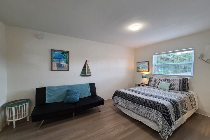 Room 15 of 166
