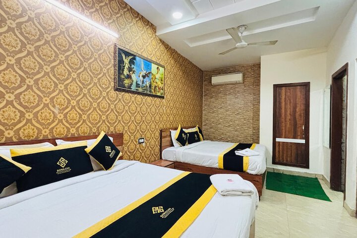 Room 8 of 34