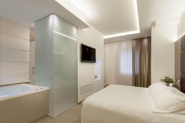 Room 21 of 104