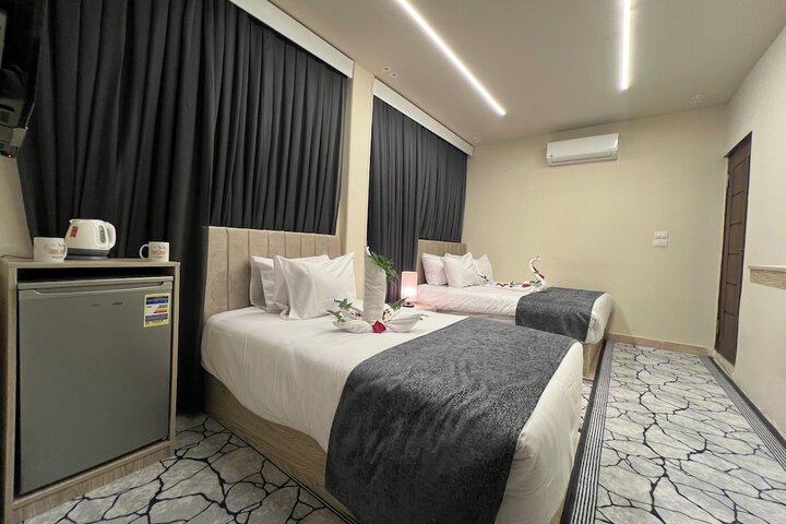 Room 8 of 27