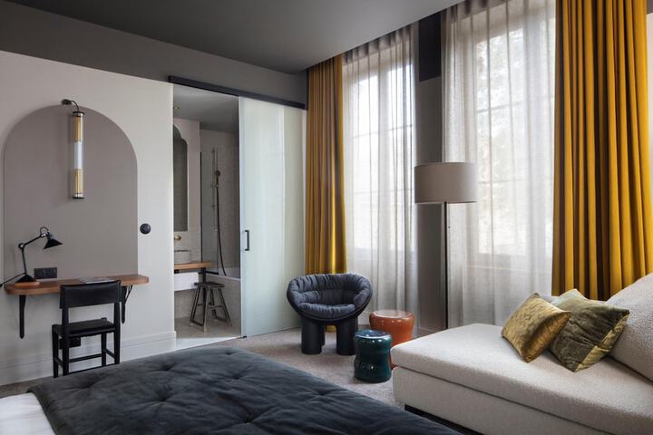 Room 10 of 46
